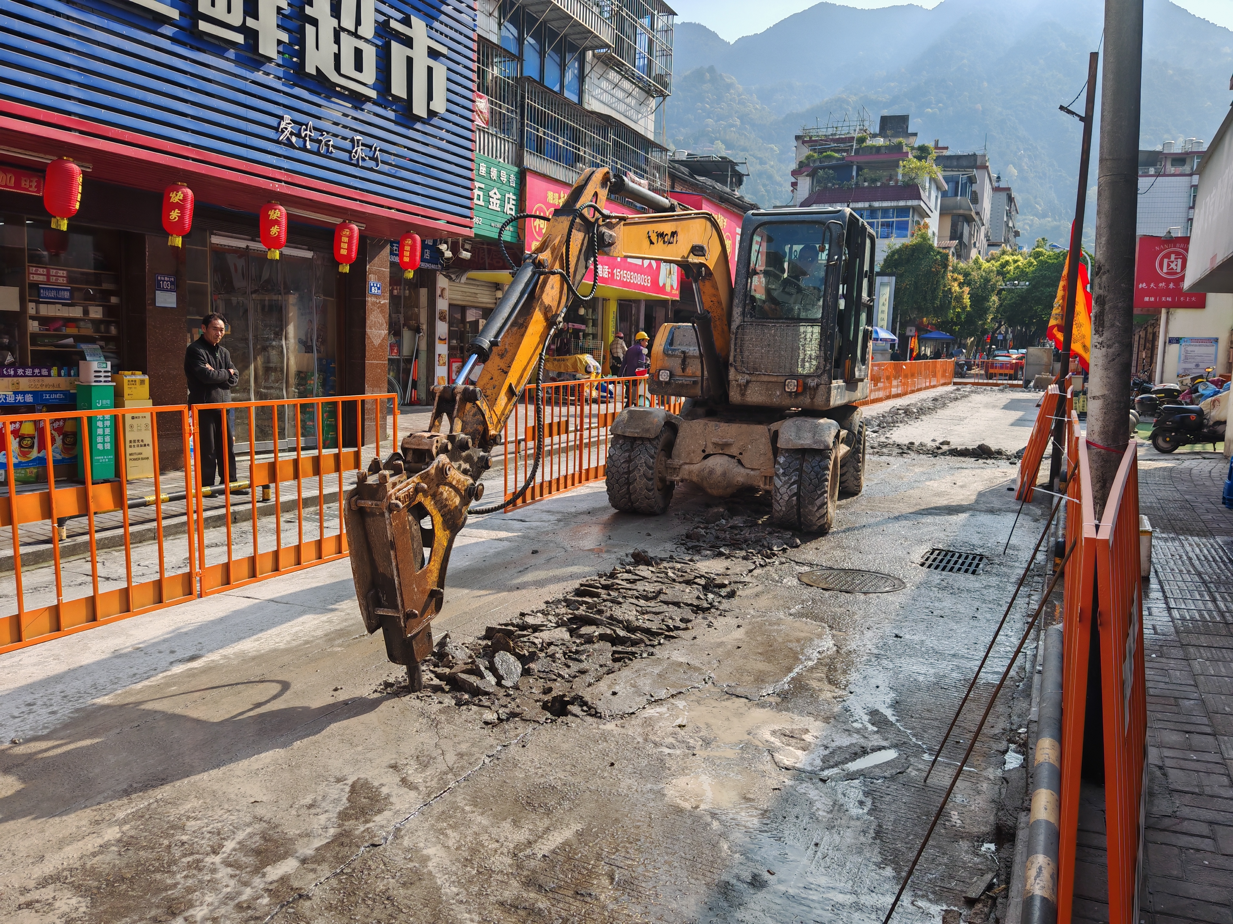 5.南际路(鹤峰路至墩洋路)给水管道改造项目施工现场2