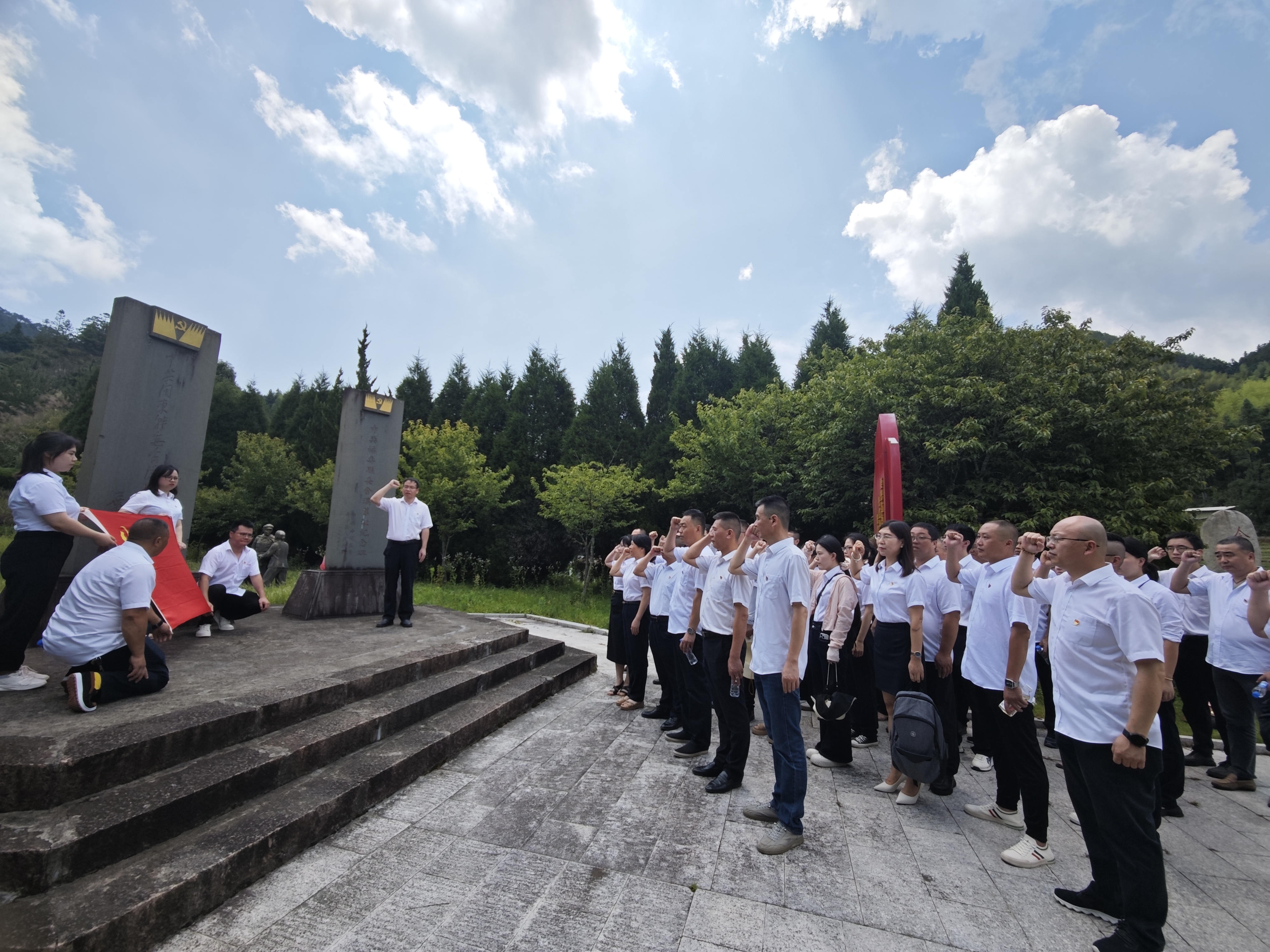 2025.6.25寿宁闽东革命纪念馆重温入党誓词照片